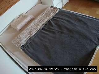camsoda, voyeurcam-julmodels-greybed-1