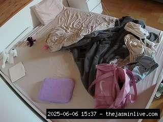 camsoda, voyeurcam-julmodels-greybed-1