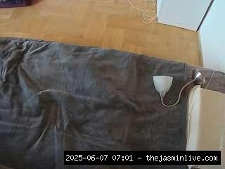 camsoda, voyeurcam-julmodels-greybed-2