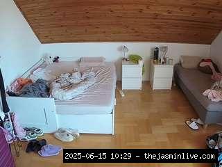 camsoda, voyeurcam-julmodels-greybed-3