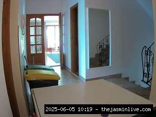 camsoda, voyeurcam-julmodels-hall-1st