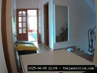 camsoda, voyeurcam-julmodels-hall-1st