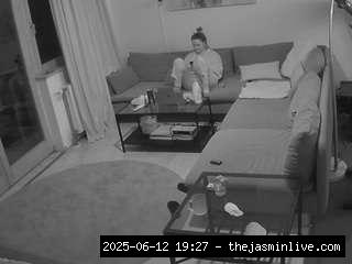 camsoda, voyeurcam-julmodels-living-1