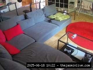 camsoda, voyeurcam-julmodels-living-3