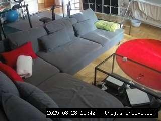 camsoda, voyeurcam-julmodels-living-3