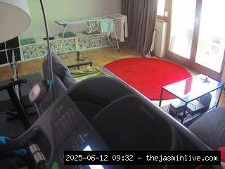 camsoda, voyeurcam-julmodels-living-4