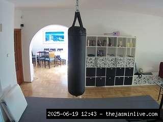 camsoda, voyeurcam-julmodels-living-5