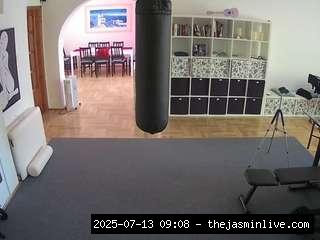 camsoda, voyeurcam-julmodels-living-5