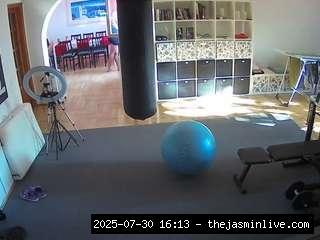 camsoda, voyeurcam-julmodels-living-5