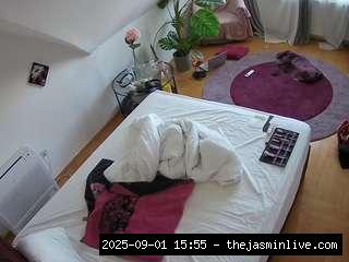 camsoda, voyeurcam-julmodels-whitebed-4