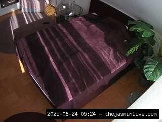 camsoda, voyeurcam-julmodels-whitebed-5