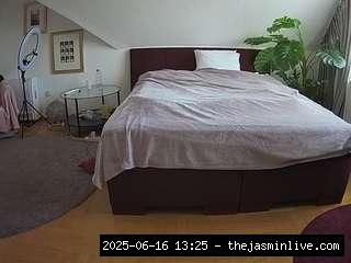 camsoda, voyeurcam-julmodels-whitebed-6