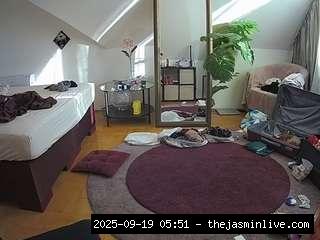 camsoda, voyeurcam-julmodels-whitebed-6