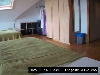 camsoda, voyeurcam-julmodels-bed-1