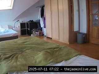 camsoda, voyeurcam-julmodels-bed-1