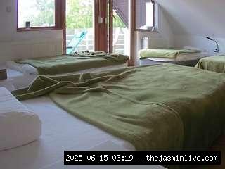 camsoda, voyeurcam-julmodels-bed-2
