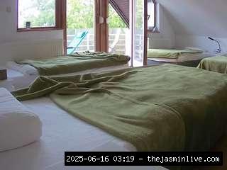 camsoda, voyeurcam-julmodels-bed-2