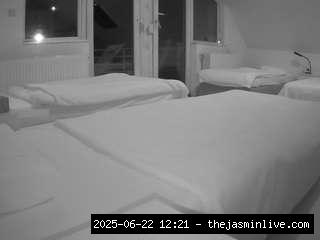 camsoda, voyeurcam-julmodels-bed-2