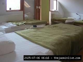 camsoda, voyeurcam-julmodels-bed-2