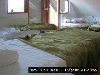 camsoda, voyeurcam-julmodels-bed-2