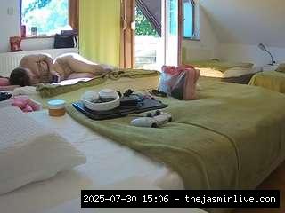 camsoda, voyeurcam-julmodels-bed-2