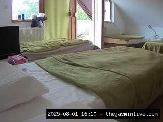 camsoda, voyeurcam-julmodels-bed-2