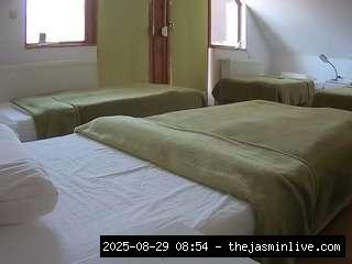 camsoda, voyeurcam-julmodels-bed-2