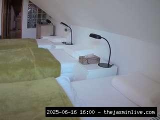 camsoda, voyeurcam-julmodels-bed-3