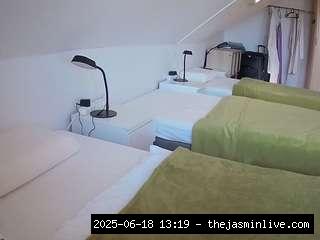 camsoda, voyeurcam-julmodels-bed-4