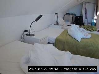 camsoda, voyeurcam-julmodels-bed-4