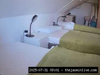 camsoda, voyeurcam-julmodels-bed-4