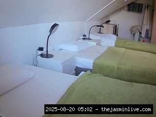 camsoda, voyeurcam-julmodels-bed-4