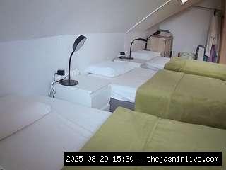camsoda, voyeurcam-julmodels-bed-4