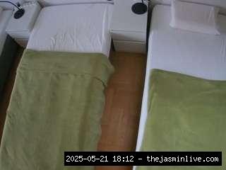 camsoda, voyeurcam-julmodels-bed-5
