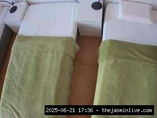 camsoda, voyeurcam-julmodels-bed-5