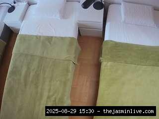 camsoda, voyeurcam-julmodels-bed-5