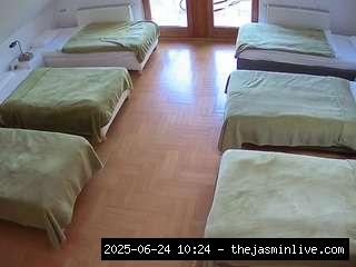 camsoda, voyeurcam-julmodels-bed-6