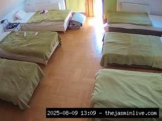 camsoda, voyeurcam-julmodels-bed-6