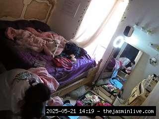 camsoda, voyeurcam-hornyhostel-03