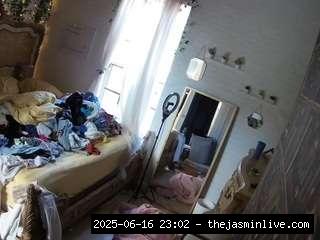 camsoda, voyeurcam-hornyhostel-03