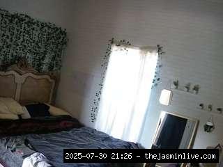 camsoda, voyeurcam-hornyhostel-03