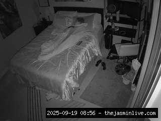 camsoda, voyeurcam-hornyhostel-01