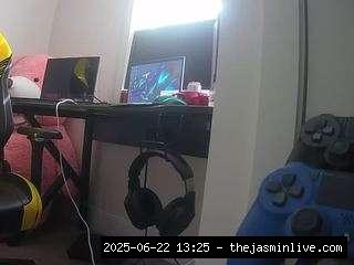 camsoda, voyeurcam-sexy-little-ana-01