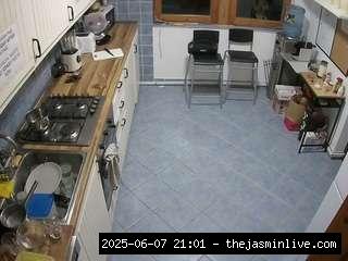camsoda, voyeurcam-julmodels-kitchen-2
