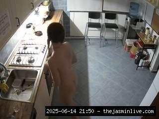 camsoda, voyeurcam-julmodels-kitchen-2