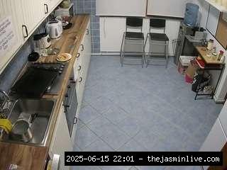 camsoda, voyeurcam-julmodels-kitchen-2