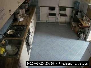 camsoda, voyeurcam-julmodels-kitchen-2