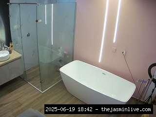 camsoda, voyeurcam-casa-salsa-bathroom-2