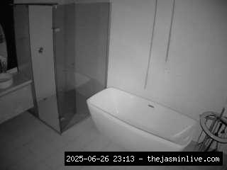 camsoda, voyeurcam-casa-salsa-bathroom-2