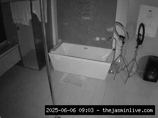 camsoda, voyeurcam-casa-salsa-bathroom-3